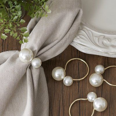 Pearl Napkin Rings, Gold Napkin Rings, Napkin Rings Diy, Napkins Rings, Beaded Napkin Rings, Napkin Folds, Metal Napkin Rings, Gold Napkins, Diy Napkins