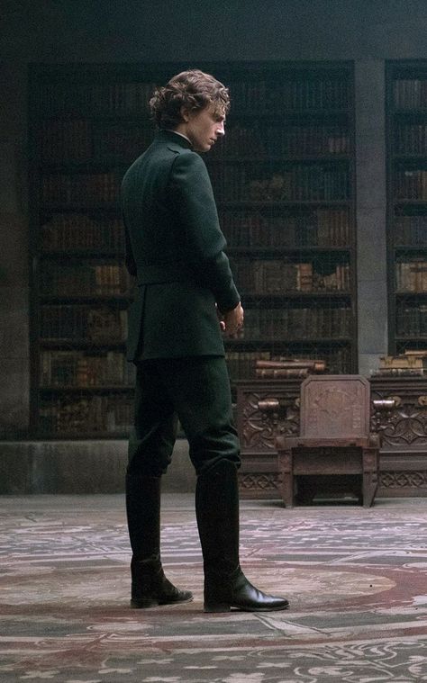 Black Boots Men Outfit, Gom Jabbar, Dune The Movie, Tall Boots Outfit, Dune Frank Herbert, Boots Men Outfit, Scene Aesthetic, Paul Atreides, Denis Villeneuve