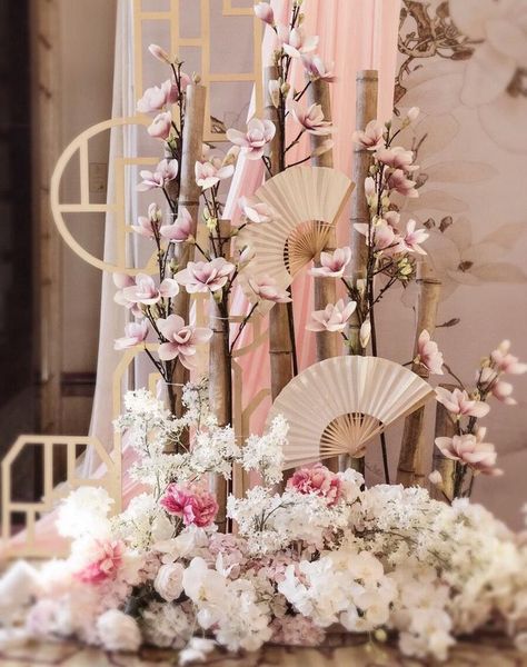 Cherry Blossom Theme Decor, Japanese Wedding Decorations Table Settings, Japanese Decor Ideas Party, Japanese Style Wedding Decoration, Japanese Wedding Flowers, Japan Wedding Theme, Japan Themed Wedding, Mulan Themed Wedding, Cherry Blossom Centerpiece Wedding