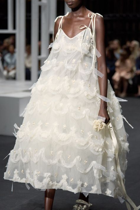 Simone Rocha Spring 2024 Ready-to-Wear Collection | Vogue Unconventional Wedding Dress, Fairytale Fashion, Aesthetic Outfit Ideas, Modern Bridal, Spring 2024, Sheer Dress, Bridal Looks, Dress Details, Pretty Dresses