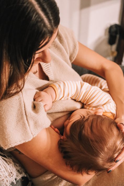 Breastfeeding Photoshoot Ideas At Home, Bf Photoshoot, Breastfeeding Photoshoot Ideas, Mother And Child Pictures, Contractions Labor, Mom Milk, Braxton Hicks, Mommy And Me Photo Shoot, Motherhood Photography