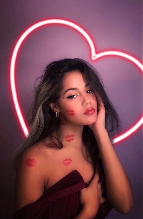 Valentine’s Day Single Photoshoot, Valentines Photography Backdrop, Valentine Lingerie Shoot Ideas, Bedroom Valentines Photoshoot, Valentines Day Single Photoshoot, At Home Vday Photoshoot, Edgy Valentines Day Photoshoot, Simple Photo Ideas For Instagram, Easy Valentines Photo Shoot