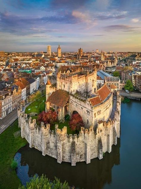 Gent Belgium, Ghent Belgium, Belgium Travel, Beautiful Castles, A Castle, Beautiful Places In The World, Travel Inspo, Most Beautiful Places, Beautiful World