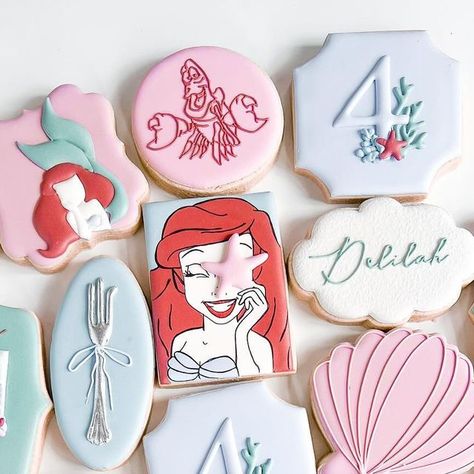 Kelsey Fuhrmann on Instagram: "Delilah’s Un•FOUR•gettable SHELLebration 🧜🏼‍♀️🐚🦀 . . . #thelittlemermaidcookies #arielcookies #seashellcookies #mermaidcookies #thelittlemermaid #thelittlemermaidparty #fourthbirthday #fourthbirthdaycookies #birthdaycookies #customcookies #customcookiesminneapolis #mncookier #instacookies" Ariel Cookies, Seashell Cookies, The Little Mermaid Party, Mermaid Cookies, Ariel Birthday, Disney Cookies, Fourth Birthday, Birthday Cookies, Custom Cookies