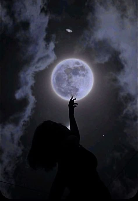 Moon Profile Picture Aesthetic, Moon Queen Aesthetic, Moon Vibes Aesthetic, Moon Crescent, Star Child Aesthetic, Moon Pfp Aesthetic Dark, Moon Girl, Nyx Goddess Aesthetic, Moon Princess Aesthetic