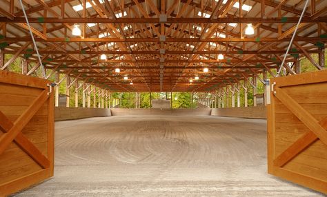 Beautiful indoor arena Huge Horse, Equestrian Barns, Horse Arena, Dream Stables, Dream Horse Barns, Indoor Arena, Pole Barns, Riding Arenas, Equestrian Estate