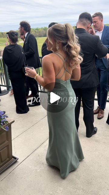 K R I S T I N ☼ on Instagram: "Making this pony my entire personality now 🤩  @breannelizabeth  @prostyled.bride   #bridesmaidhair #bridesmaidhairstyle #weddinghair #weddinghairstyles #ponytail #ponytailhairstyles #highpony #partypony #hairforbridesmaids" Hair Up Ponytail Wedding, Ponytail Hairstyles For Bridesmaids, Power Ponytail Wedding, Bridal Ponytail Hairstyles, Ponytail Bridesmaid Hair, Bridal Pony, Ponytail Bridal Hair, Bridesmaid Ponytail, Ponytail Wedding