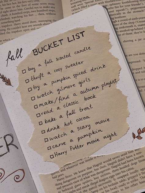 Fall Bucket List Journal, Fall Journal Aesthetic, Fall Bucket List Bullet Journal, Fall Journal Ideas, Gilmore Girls Pumpkin, Bucket List Bullet Journal, Fall Journaling, Journal 2025, Fall Journal