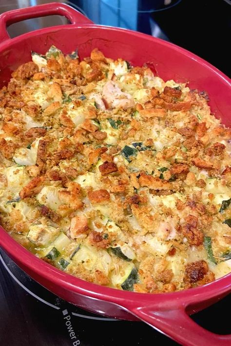 Chicken Zucchini and Stuffing Casserole Recipe - Takes Only 10 Minutes To Prepare! Chicken Zucchini Casserole, Lemon Zucchini Bread, Family Dinner Recipe, Zucchini Casserole Recipes, Raw Chicken Breast, Zucchini Casserole, Stuffing Casserole, Chicken Zucchini, Zucchini Bread Recipes