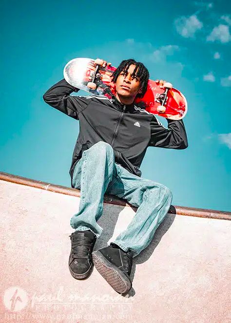 Skateboard Senior Portraits at a Skatepark Graphitti Aesthetic, Skater Senior Pictures, Senior Skateboard Pictures, Skateboards Aesthetic, Skate Park Senior Pictures, Skateboard Senior Photos, Edgy Senior Pictures, Skateboard Portrait Photography, Skatepark Photoshoot