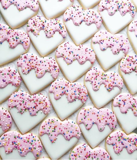 Heart Shaped Sugar Cookies, Easy Royal Icing Recipe, Valentine Cookies Decorated, Valentines Day Sugar Cookies, Heart Sugar Cookie, Valentine Sugar Cookies, Valentines Baking, Royal Iced Cookies, Shaped Cookies