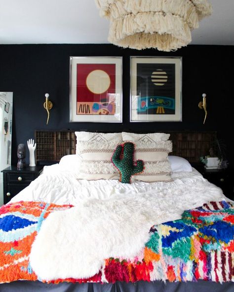 Decorating Rules, Boho Bedroom Colorful, Maximalist Interior, Colorful Bedding, Eclectic Bedroom, Vintage Bedroom, Plywood Furniture, Vintage Eclectic, Bedroom Boho