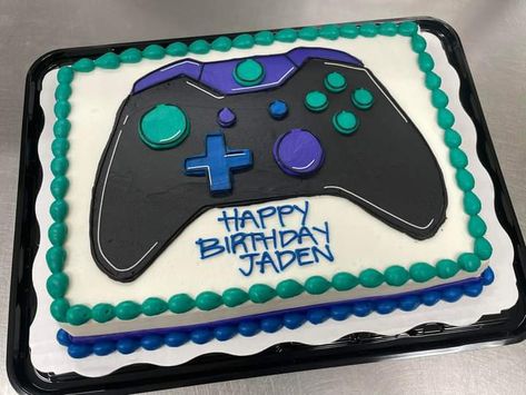 X Box Controller Cake, Xbox Controller Cake, Gaming Cakes For Boys, Gamer Cake Ideas Boys, Super Cool Cakes, Gaming Cake, Video Game Cake, Controller Cake, Sheet Cakes Decorated