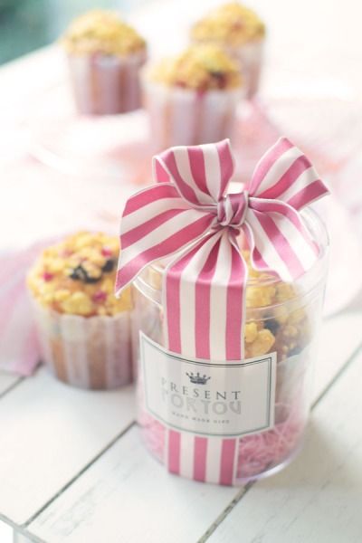 Dessert Jars Ideas Packaging, Food Wrapping Ideas, Cookies Gift Box Ideas, Cupcake Packaging Ideas, Mini Cookies Packaging, Cookies In Jar, Cookie Jar Ideas, Muffin Packaging, Cookies Packaging Ideas