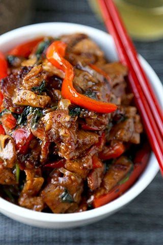 Seitan and Vegetable Stir Fry Recipe - Pickled Plum Food And Drinks Meat Recipes Healthy, Beef Stir Fry Recipe, Stir Fry Recipes Healthy, Vegan Seitan, Vegetable Stir Fry Recipe, Seitan Recipes, Beef Stir Fry Recipes, Healthy Stir Fry, Chinese Vegetables