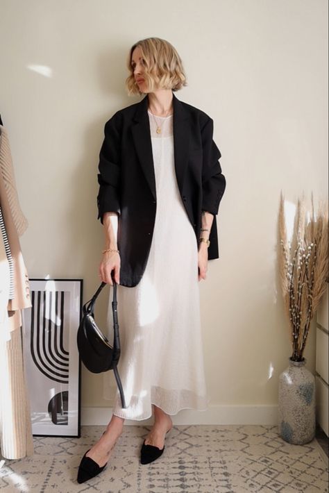 Maysale Outfit, Manolo Blahnik Maysale Outfit, Frankie Shop Blazer, Dress With Blazer Outfit, Clean Outfit, Manolo Blahnik Maysale, Mules Outfit, White Dress Spring, Spring Outfit Idea