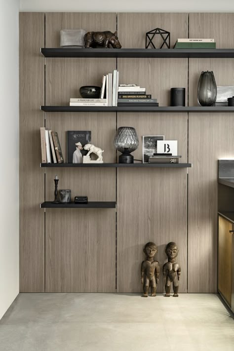 Kitchen / decoration / style / accessoires / design / SieMatic / Küche / Deko / interior Display Shelf Design, Modern Shelf Design, Wall Shelves Living Room, Decoration Details, Modern Living Room Wall, Shelving Design, Regal Design, Wall Shelves Design, Interior Wall Decor