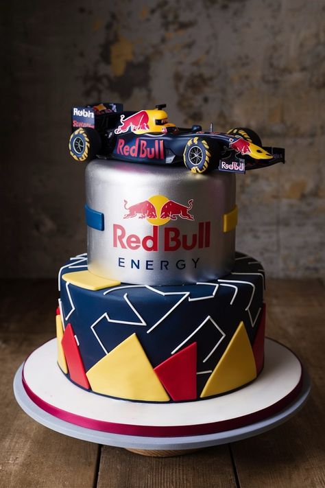 Top Red Bull F1 Birthday Cakes for Him: Celebrate with Speed F1 Bday Cake, F1 Cake Formula 1 Red Bull, Red Bull Racing Cake, F1 Cake Ideas, Pastel F1, F1 Birthday Party Ideas, F1 Birthday Cake, Red Bull Cake, Formula 1 Cake