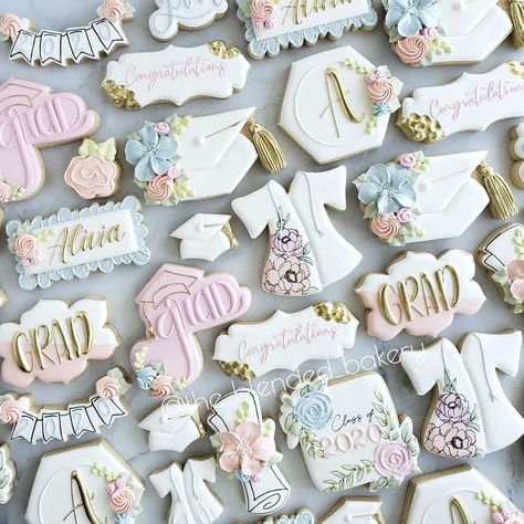 Pharmacy School Graduation Party, Graduation Party Desserts, Graduation Party Planning, Party Sweets, Sugar Cookie Royal Icing, Grad Party Decorations, Graduation Cookies, Creative Cookies, Cookie Icing