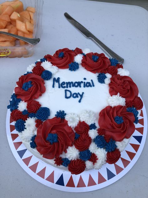 Labor Day Cookie Cake Ideas, Memorial Day Cake Decorating Ideas, Labor Day Cakes Ideas, Memorial Day Cakes Ideas, 4th Of July Cake Decorating Ideas, Memorial Cake Ideas, Patriotic Cakes Ideas, Memorial Day Cupcakes, July 4th Cakes