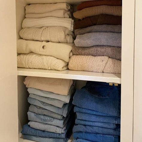 How to Organize Your Closet, According to an Expert | Who What Wear Organize Closet Shelves, Best Way To Organize Closet, Organize My Closet, Organize Closet, How To Organize Your Closet, Organize Your Closet, Tiny Closet, Closet Shelf Organization, Wardrobe Organisation