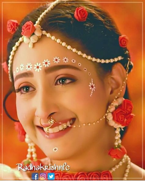 Radha Rani Hairstyle, Janmashtami Makeup Look, Radha Makeup Look For Janmashtami, Radha Eye Makeup, Radha Rani Makeup Look, Radha Makeup Look, Radha Rani Makeup, Gopi Dots, Indian Eye Makeup