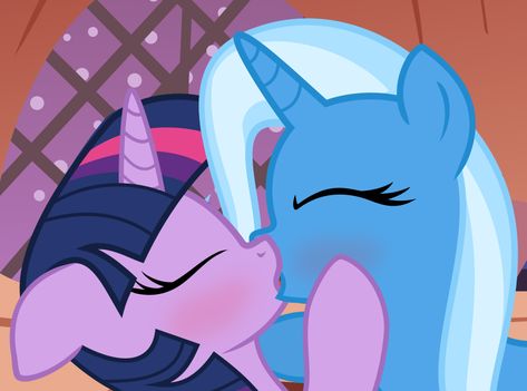 Trixie X Twilight, Mlp Yuri, Mlp Trixie, Mlp Ships, Pony Wallpaper, My Little Pony Wallpaper, My Little Pony Characters, Yuri Anime, Attack On Titan Fanart