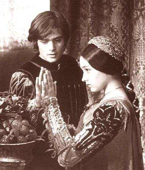 Olivia Hussey and Leonard Whiting in Romeo and Juliet (1968) Zeffirelli Romeo And Juliet, Juliet 1968, Leonard Whiting, Juliet Capulet, Greatest Movies, Historical Romance Novels, Olivia Hussey, Star Crossed Lovers, Ryan Gosling