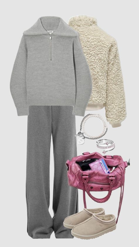 Beige teddy bear jacket, cos grey sweater, wide leg sweatpants, pink balenciaga bag, college school outfit Teddy Sweater Outfit, Pink Balenciaga Bag, Beige Teddy Bear, Pink Balenciaga, Teddy Sweater, Bag College, Teddy Bear Jacket, Bear Jacket, Ootd Winter