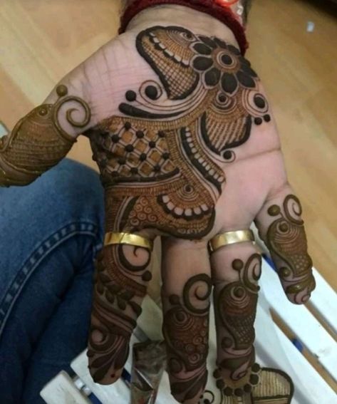 Arabic style mehendi Latest Mehndi, Mehndi Style, Latest Mehndi Designs, Mehndi Designs For Hands, Hand Henna, Mehndi Designs, Hand Tattoos, Henna, Tattoos