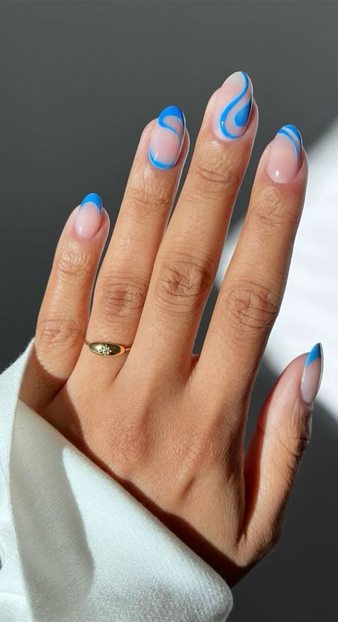 23. Blue Swirl Oval Nails Summer is here and to help you get your summer nail looks ready, we’ve rounded up a bunch of... Blue Wedding Nails, Blue Nail Art Designs, Blue And White Nails, Blue Gel Nails, Fake Nails Long, Magical Makeup, Gel Set, Nagel Tips, Nail Art Designs Summer