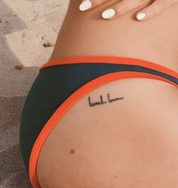 Beach Bum Beach Bum Tattoo, Tattoo Positions, Bum Tattoo, Fun Tattoos, Aesthetic Tattoos, Tattoo Board, Bff Tattoos, Delicate Tattoo, Tattoo Shows