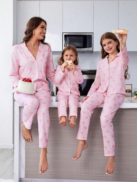 2 stuks dames roze strik decor vest & broek comfortabele casual loungewear set Roze Schattig  Lange mouwen Kleding stof Geometrisch  Medium stretch Lente/Zomer,Herfst/Winter Women Sleep & Lounge, size features are:Bust: ,Length: ,Sleeve Length: Mother And Daughter Matching Outfits, Homewear Outfit, Mommy And Me Matching Outfits, Cardigan Rosa, Ladies Nightwear, Baby Birthday Themes, Print Pant, Kids Fashion Trends, Bow Collar