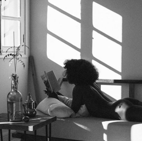 Boudiour Poses, Bouidor Photography, Woman Bedding, Intimate Photos, Woman Reading, On The Floor, Photography Inspo, The Floor, A Book