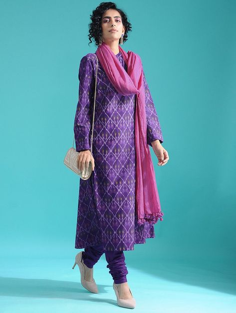 Simple Designer Suits, Ikkat Kurta Designs Latest, Purple Suit Women, Kurta Designs Latest, Sambalpuri Dress, Kurta Poses, Bridal Collection Indian, Ikkat Kurta Designs, Kurta Styling