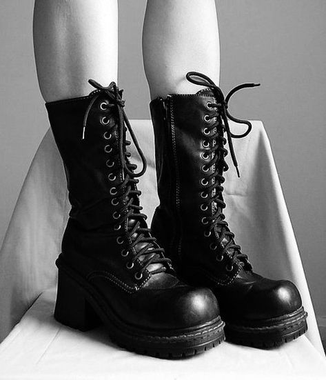 Goth Shoes, Goth Boots, Dr Shoes, Shoe Inspo, Swag Shoes, Goth Outfits, Alternative Outfits, Pretty Shoes, Dream Shoes