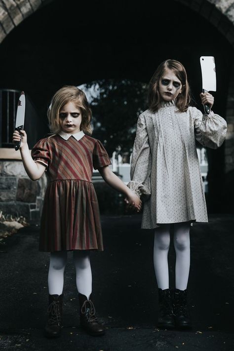 Spooky Photoshoot Ideas Kids, Creepy Halloween Costumes For Kids, Creepy Halloween Pictures, Kids Halloween Photoshoot, Creepy Photoshoot Ideas, Halloween Photography Ideas, Scary Kids Costumes, Aesthetic Girl Drawing, Halloween Costumes Girl