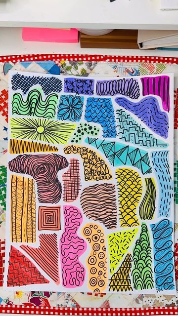 Art Using Highlighters, Highlighter Drawings Easy, Marker Doodles Sketchbooks, Things To Draw With Highlighters, Marker Line Art, Art Using Highlighter Pens, Highlighter Doodle Art, Art With Highlighters Markers, Mindfulness Doodles