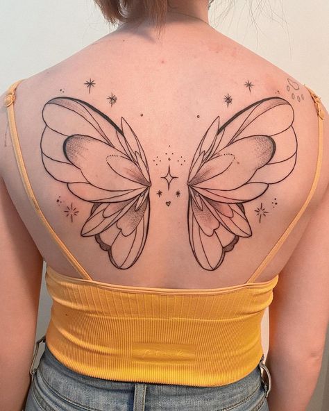 ♡*.✧ ˗ˏˋ𝒸𝒽𝒾𝒶𝓇𝒶´ˎ˗ ✧.*♡ on Instagram: “custom wings for Riley ~ thank you so much! ☺️ ⠀⠀⠀⠀⠀⠀⠀⠀⠀⠀⠀⠀ ⁣ ⠀⠀⠀⠀⠀⠀⠀⠀⠀⠀⠀⠀ ⠀⠀⠀⠀⠀⠀⠀⠀⠀⠀⠀⠀ ⠀⠀⠀⠀⠀⠀⠀⠀⠀⠀⠀⠀ ⁣ 💌 #botanicaltattoos #magictattoo…” Fairycore Tattoo Ideas, Fairy Wings Back Tattoo, Pixie Wings Tattoo, Fairycore Tattoo, Moonflower Tattoo, Fairy Wings Tattoo, Fairy Wings Drawing, Fairy Wing Tattoos, Butterfly Wing Tattoo