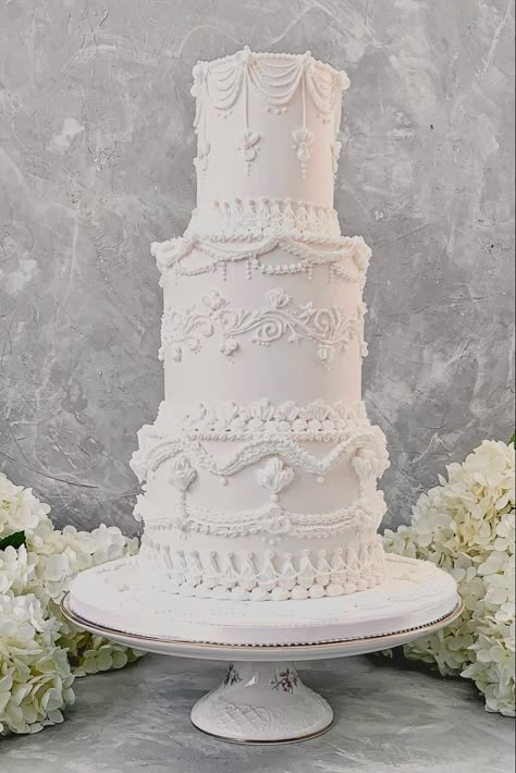 Hand Piped Wedding Cake, Victorian Wedding Cakes Vintage, Overpiped Wedding Cake, Lambeth Cake Wedding, Wedding Cake Royal Icing, Royal Icing Wedding Cake, Piping Wedding Cake, Piped Wedding Cake, Lambeth Wedding Cake