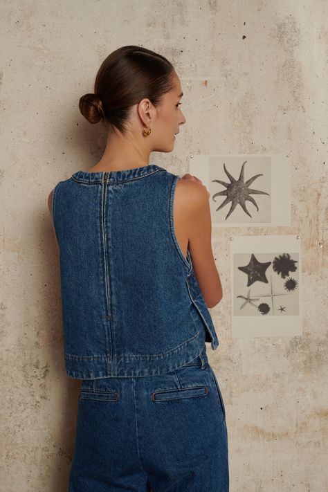 TOP PAMPA - Soeur Blue Denim Top, Denim Workwear, Denim Blouse, Looks Chic, Denim Trousers, Tunisia, Mode Inspiration, Denim Top, Diy Clothes