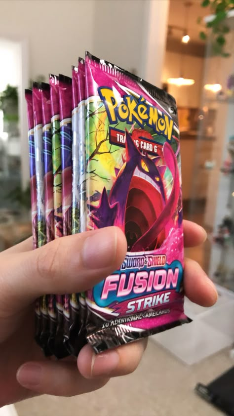 Pokemon Card Packs, Cool Birthday Gifts, Carta Pokemon, Pokemon Packs, Cool Pokemon Cards, Gengar Pokemon, Edc Bag, Pokemon Charizard, Delivery Room