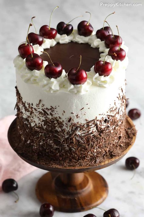 Black Forest Cake Decoration, Chocolate Cake Layers, Chocolate Cake Designs, Cherry Brandy, New Year's Cake, 6 Cake, Cake Layers, Chocolate Cake Decoration, Black Forest Cake