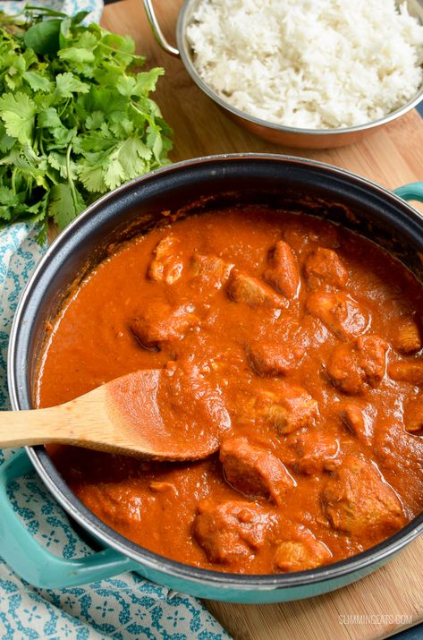 Low Syn Healthy Butter Chicken - the ultimate Slimming World Indian Fakeaway dish, with healthy delicious ingredients that don't compromise on flavour. Gluten Free, Slimming World and Weight Watchers friendly Butter Chicken Healthy, Healthy Butter Chicken, Healthy Butter, Murgh Makhani, Fakeaway Recipes, Speed Foods, Healthy Snacks For Adults, Healthy Delicious, Indian Dishes