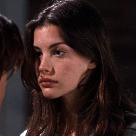 Liv Tyler - Corey Mason Liv Tyler 90s Aesthetic, Liv Tyler Empire Records, Purva Ashada, Corey Mason, Liv Tyler 90s, Appalachian Horror, 2000s Makeup Looks, Nicole Walker, Julia Ormond