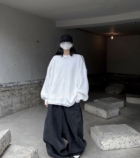 Super Oversized Outfit, Korean Oversized Outfit, Tomboy Outfits Winter, Baggy Outfits, Korean Fashion Kpop Inspired Outfits, Outfit Oversize, Dance Outfits Practice, Korean Fashion Kpop, Streetwear Girl