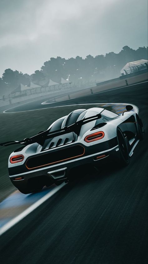 Koenigsegg Agera, Forza Horizon 5, Forza Horizon 4, Racing Car Design, Cool Car Pictures, Forza Horizon, Ferrari F40, Car Posters, Koenigsegg