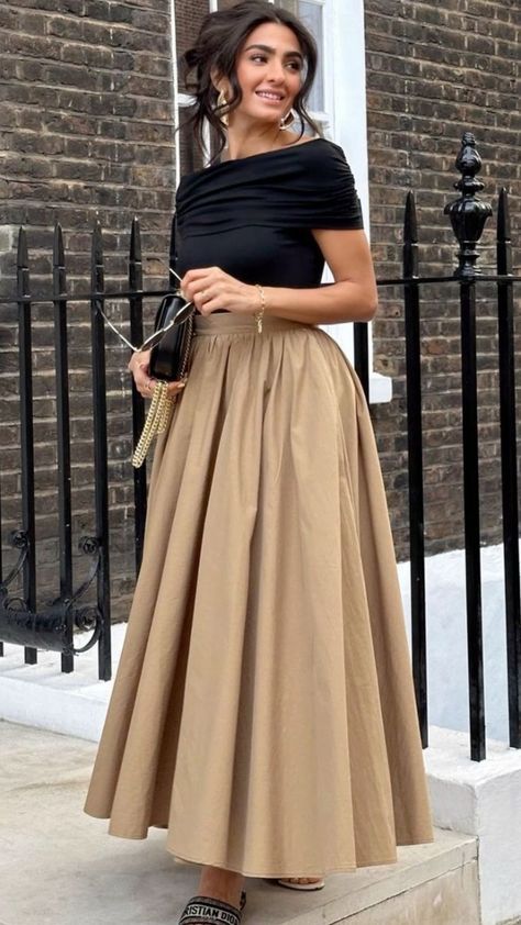 Modest Hourglass Fashion, Chic Modest Outfits Aesthetic, Faldas Beige Outfit, Modest Outfits Aesthetic, Modest Classy Outfits, Beige Skirt Outfit, Semi Formal Mujer, Modern Modest Fashion, Ootd Classy