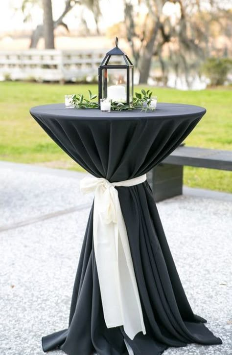 Black And White Wedding Ideas, Black And White Balloons, Black Wedding Decorations, Black White Parties, Black And White Wedding Theme, White Wedding Decorations, Black And White Party, White Wedding Ideas, Black Tablecloth