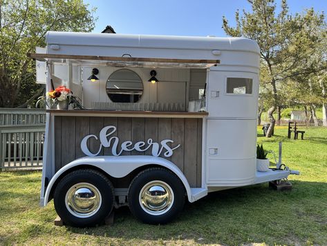 Raise Your Glass Horse Trailer Bar parked on the lawn outside of Bret Hart Hall Animal Fashion Illustration, Barn Party Decorations, Horse Trailer Bar, Horse Box Conversion, Wet Bar Basement, Trailer Bar, Mobile Bartending, Bar On Wheels, Soda Bar